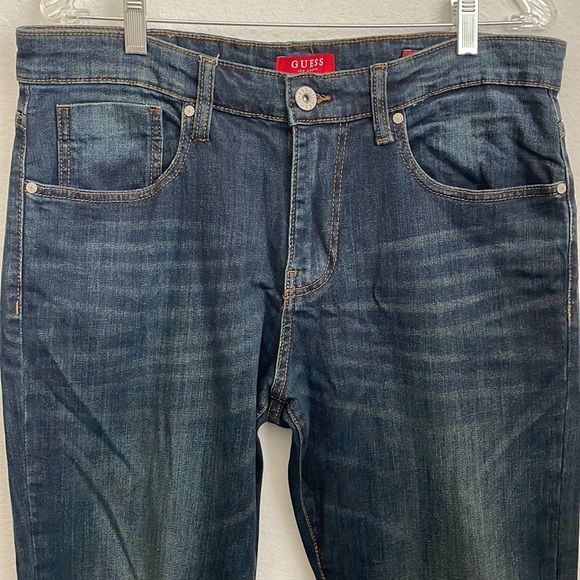 Guess Jeans - Picture 3 of 11